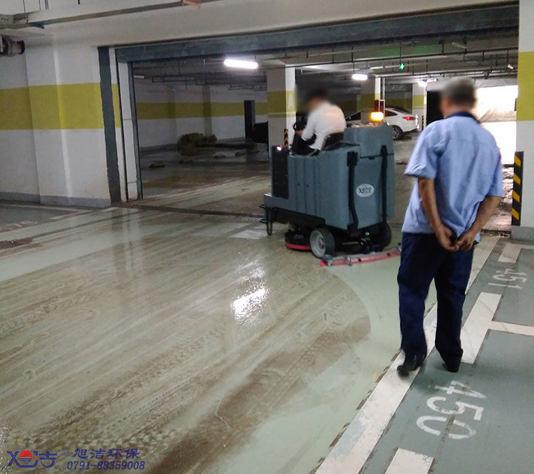 酒店停車(chē)場(chǎng)保潔-駕駛式洗地機(jī)廠(chǎng)家
